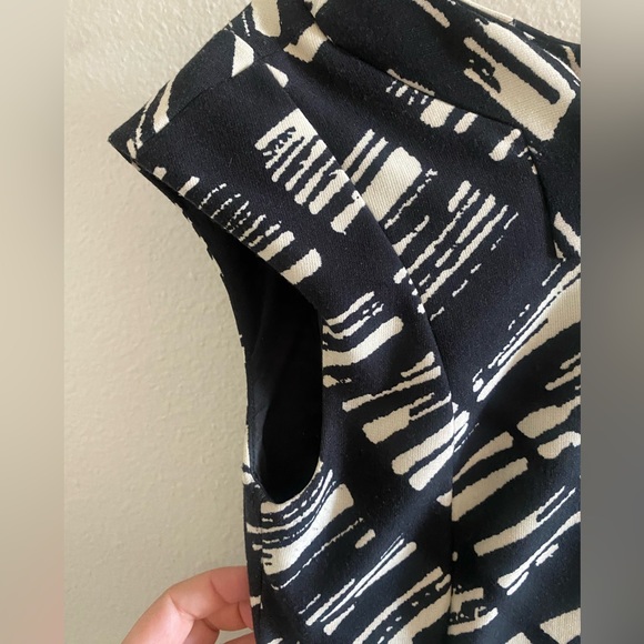Nine West Sleeveless black and white Stretch Lined Midi Dress size 4 - Picture 4 of 9